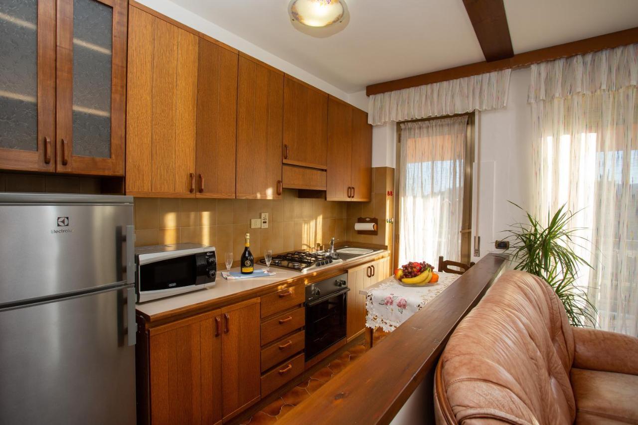 ורבאניה Casa Vacanze Heidi Vista Lago מראה חיצוני תמונה
