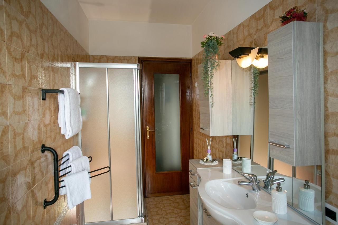 ורבאניה Casa Vacanze Heidi Vista Lago מראה חיצוני תמונה