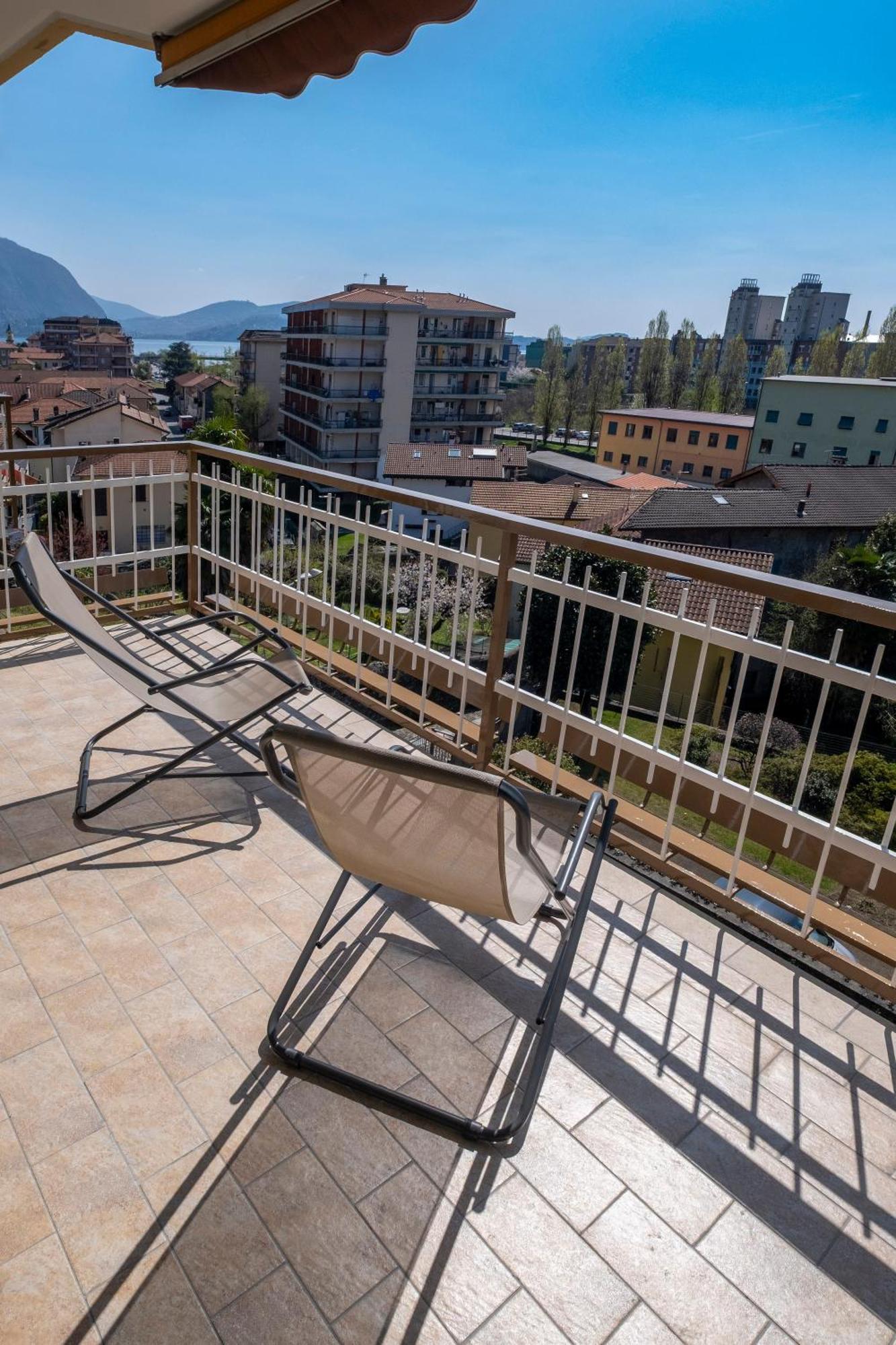 ורבאניה Casa Vacanze Heidi Vista Lago מראה חיצוני תמונה